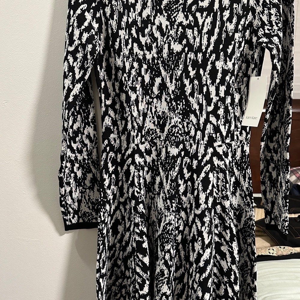 Karen Kane Black and White Long Sleeve Sheath Dress